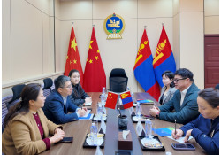 Ерөнхий консул Ш.Оргил ӨМӨЗО-ы Ардын эмнэлгийн удирдлагуудыг хүлээн авч уулзав.