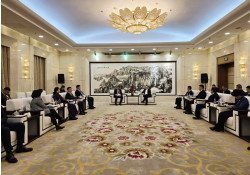 МОНГОЛ УЛСААС БНХАУ-Д СУУГАА ЭЛЧИН САЙД Н.ЭНХБОЛД ӨВӨР МОНГОЛЫН ӨӨРТӨӨ ЗАСАХ ОРОНД АЙЛЧЛАВ.