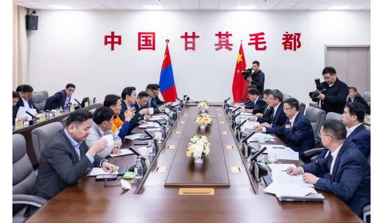 Монгол Улсын Тэргүүн Шадар сайд бөгөөд Эдийн засаг, хөгжлийн сайд Н.Учрал тэргүүтэй төлөөлөгчид Ганцмод боомтод ажиллаа.