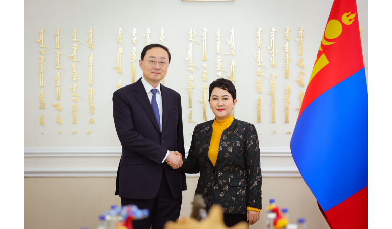 Гадаад харилцааны сайд Б.Батцэцэг БНХАУ-ын Гадаад хэргийн дэд сайд Сүнь Вэйдунг хүлээн авч уулзав.